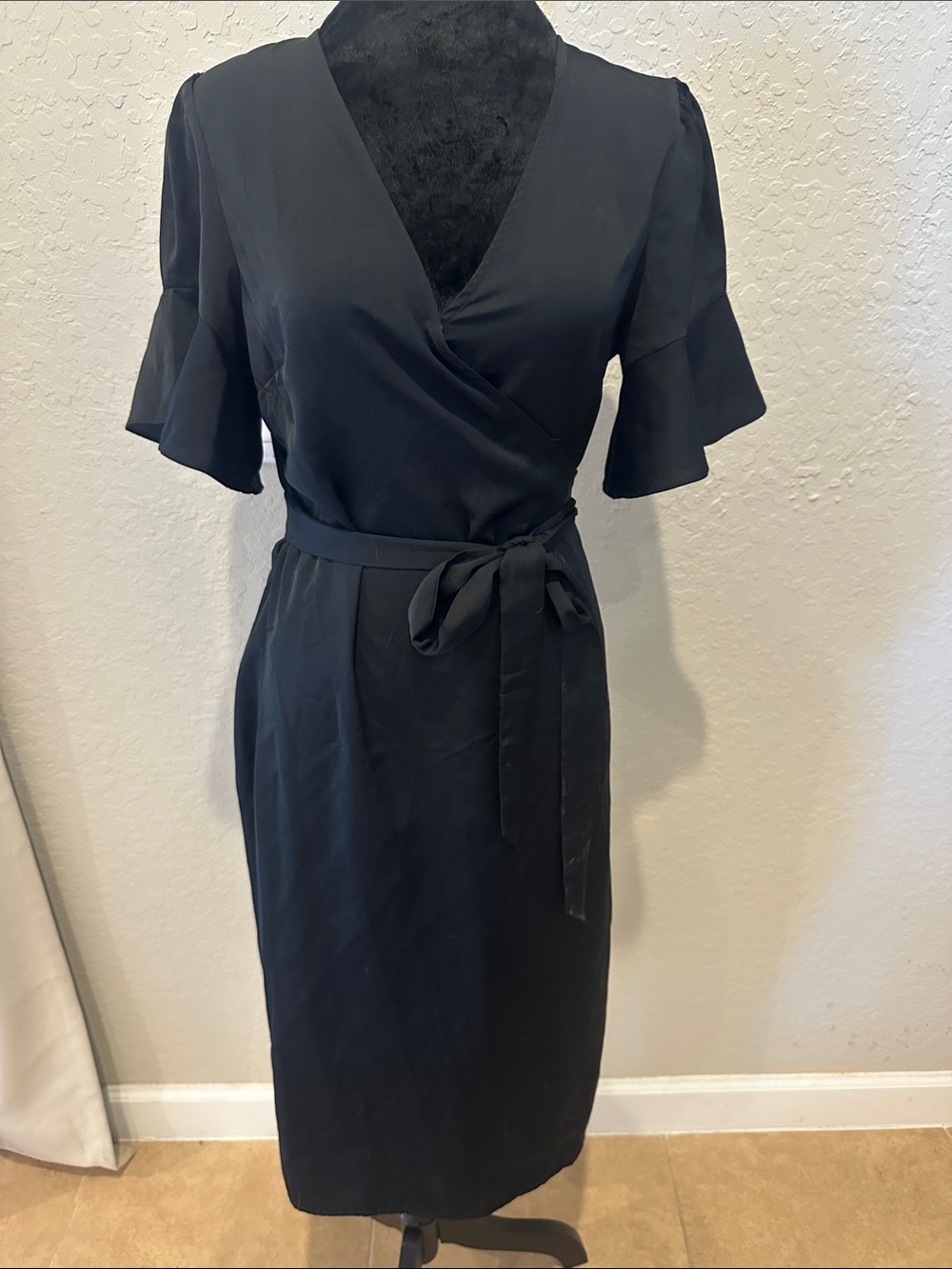 Who What Wear Black Wrap Midi Dress - Picture 1 of 4